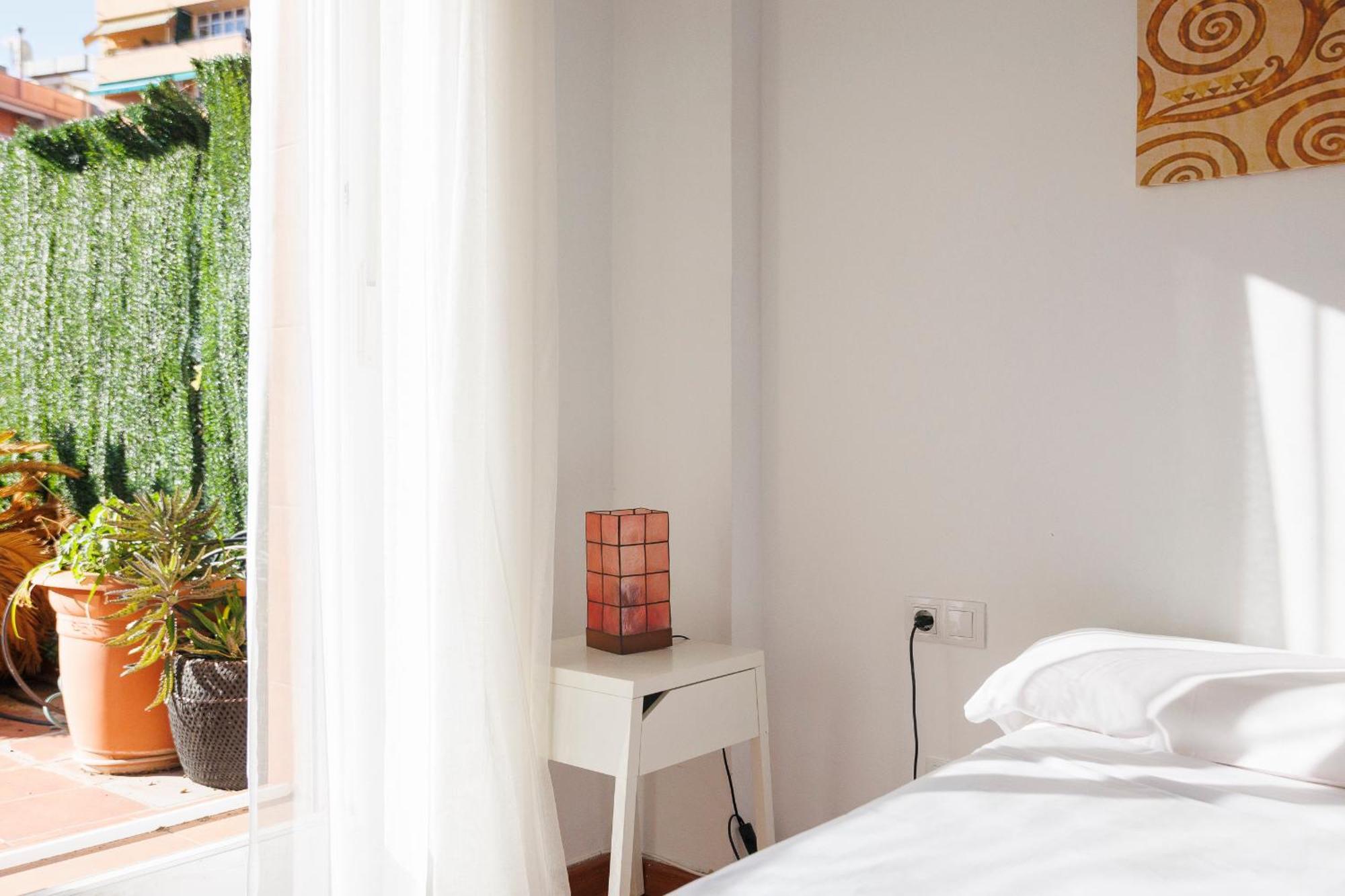 Aparteasy - Private Terrace, 3-Bedroom Apartment Barcelona Buitenkant foto