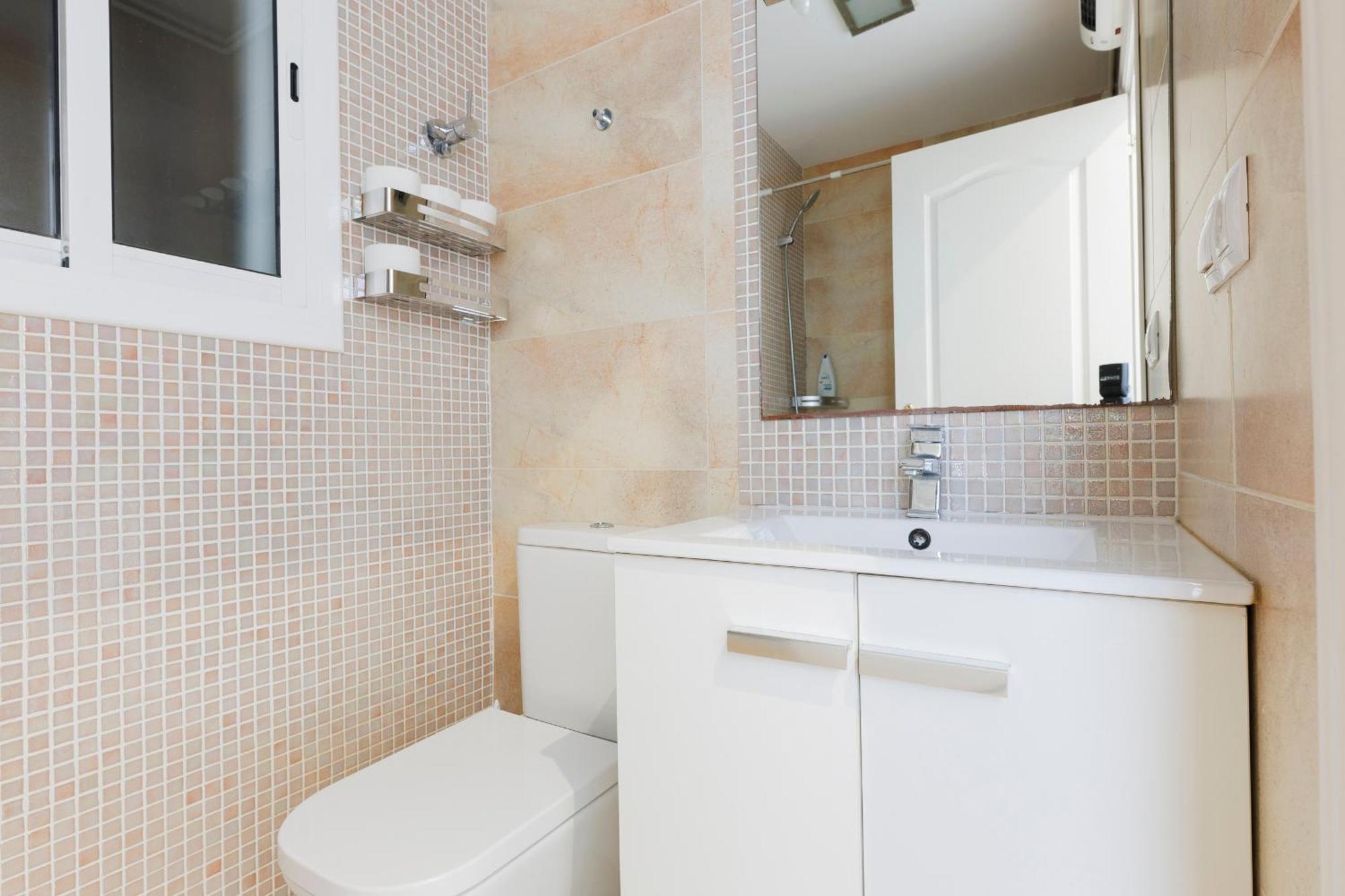 Aparteasy - Private Terrace, 3-Bedroom Apartment Barcelona Buitenkant foto